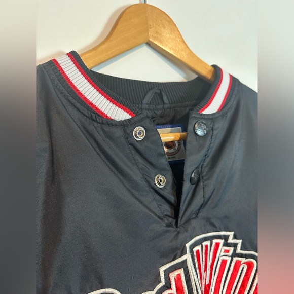 Vintage 90’s Starter Detroit Redwings Pullover - Picture 4 of 11